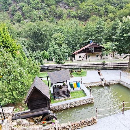Hanul Vanatorului Gureni Exterior photo